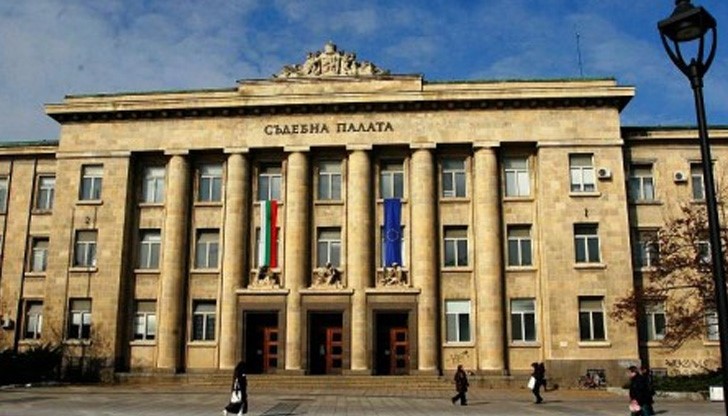 Лепнаха присъда на напомощник-нотариус в Русе заради изготвяне на фалшиви документи