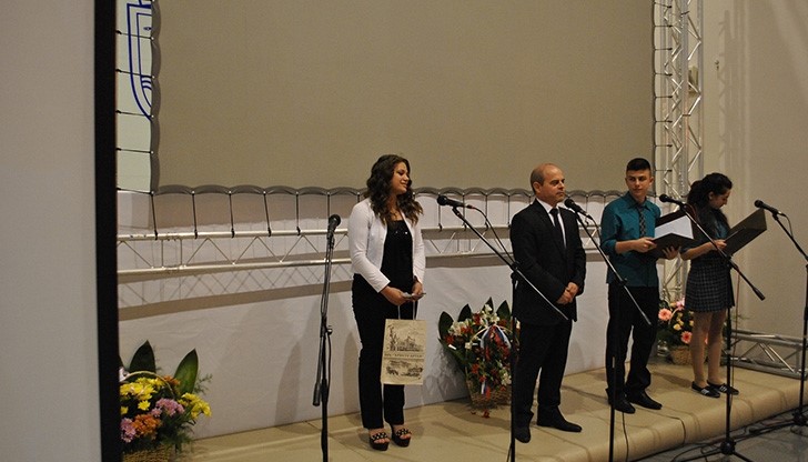 Ученичка от СОУ "Христо Ботев" получи Ботевска награда за цялостна дейност и успехи