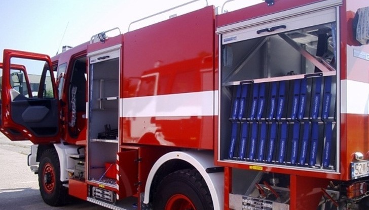 Пожар заради детска игра гасиха огнеборците в Николово Пожар заради детска игра гасиха огнеборците в Николово