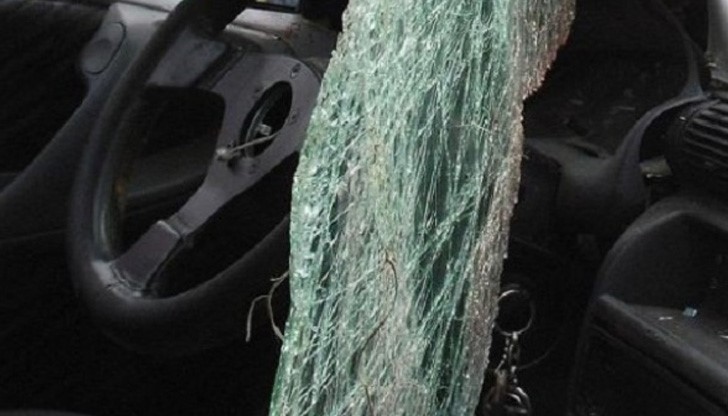 Жестока катастрофа на магистрала "Тракия" отне живота на 39-годишна жена Жестока катастрофа на магистрала "Тракия" отне живота на 39-годишна жена