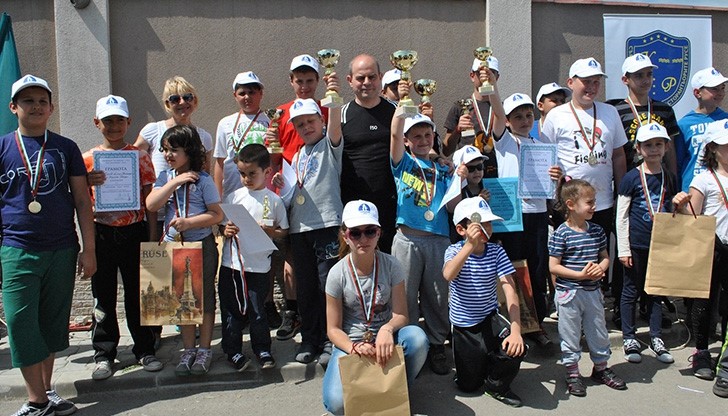 Малки риболовци хванаха над 20 кг. риба на езерото в с. Николово