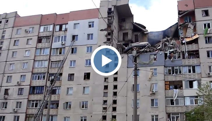 Затрупани хора под срутила се сграда в Украйна