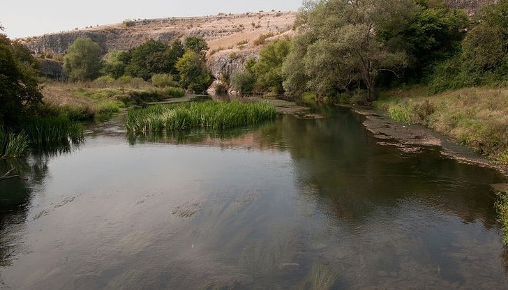 Река заля главния път за Плевен Река заля главния път за Плевен