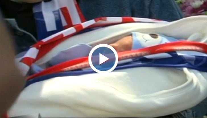 Жена за малко да роди на стадиона в Дупница