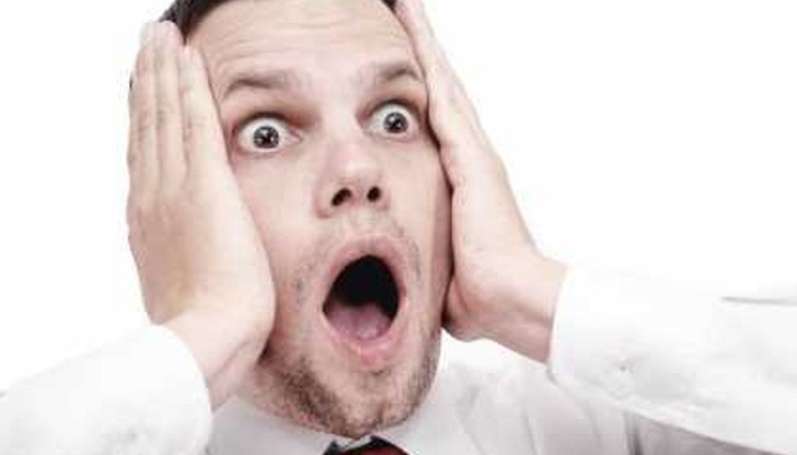 Чалга певица изтипоса голите си снимки в интернет