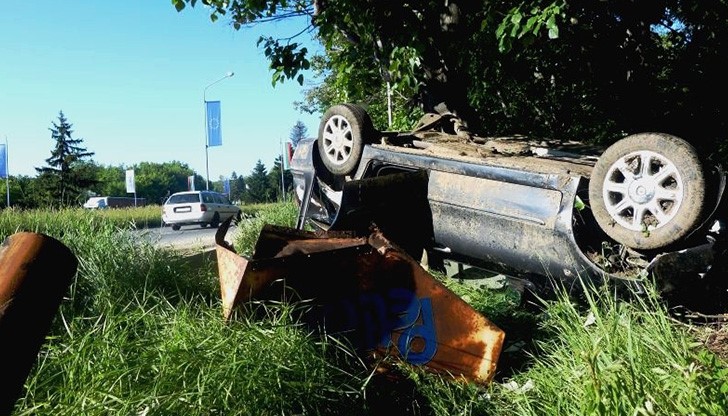 Лек автомобил катастрофира жестоко край хижа "Приста"