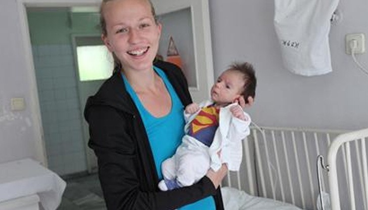 Лекар спаси бебе, яло само 4 дни след раждането
