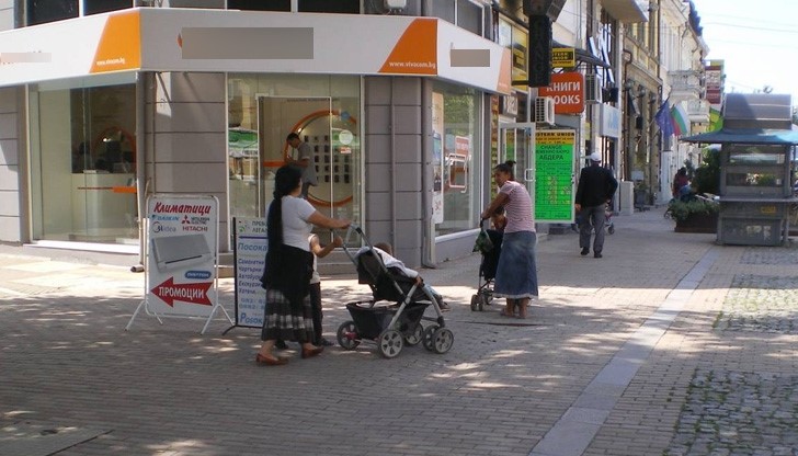 Просяци превзеха центъра на Русе