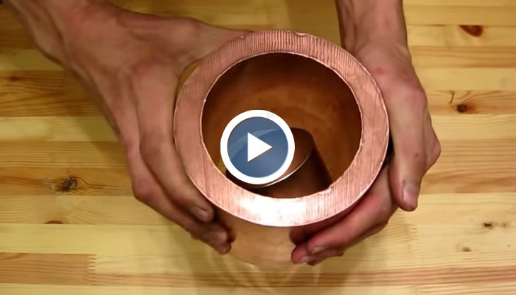 Какво се случва, когато пуснем магнит през медна тръба