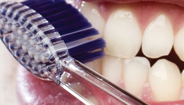 Какво се крие в четката ви за зъби? След това ще се изстреляте веднага, за да си купите нова!