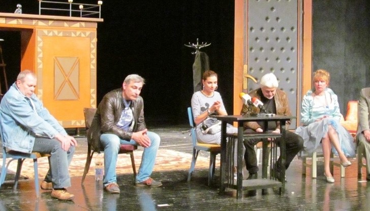 Премиера на комедията "Жените и министърът" с Христо Гърбов Премиера на комедията "Жените и министърът" с Христо Гърбов