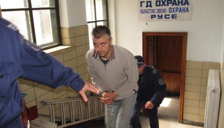 Трима са участвали в зверския побой над малката Пламена в Русе Трима са участвали в зверския побой над малката Пламена в Русе