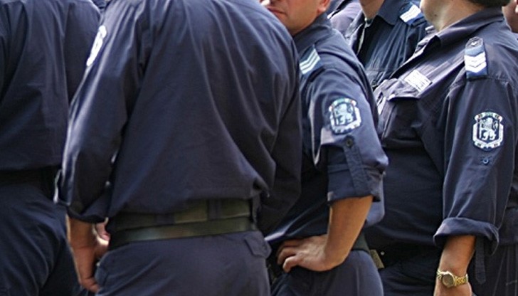 Не си и помисляйте да посегнете на полицай! Вижте какво ви чака, ако го сторите! Не си и помисляйте да посегнете на полицай! Вижте какво ви чака, ако го сторите!