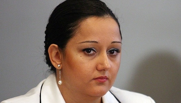 Лиляна Павлова пукна крак Лиляна Павлова пукна крак