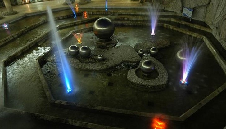 Дете е в кома след паднане от 10 метра височина във фонтаните на НДК Дете е в кома след паднане от 10 метра височина във фонтаните на НДК