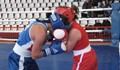 Три русенки се борят за медали от европейското по бокс в Букурещ