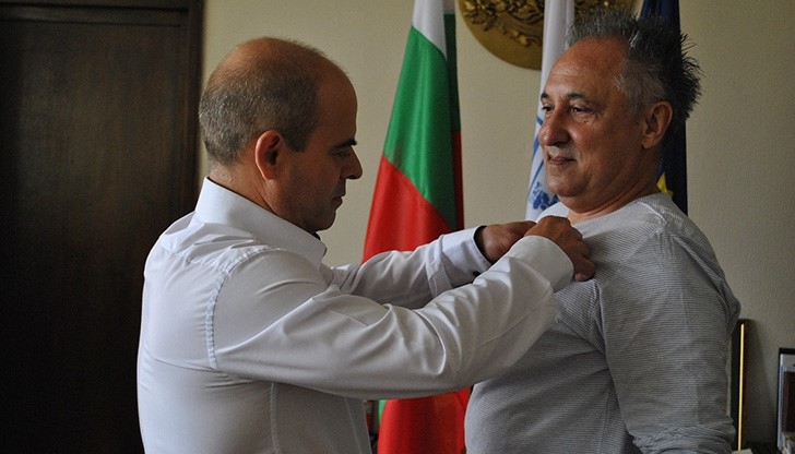 Бате Енчо получи златна значка "Русе"