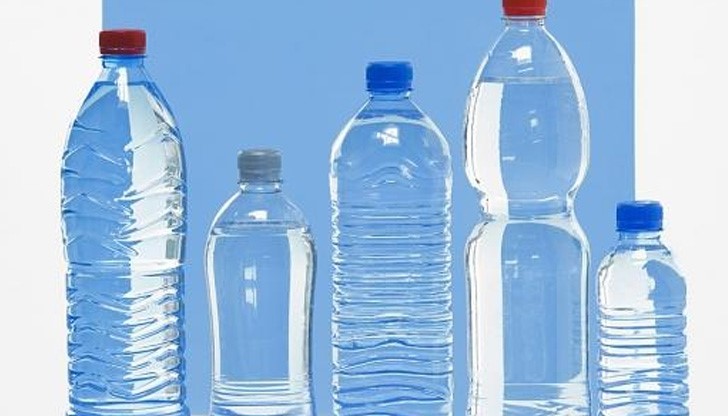 Водата в пластмасовите бутилки съдържа 25 000 химикала