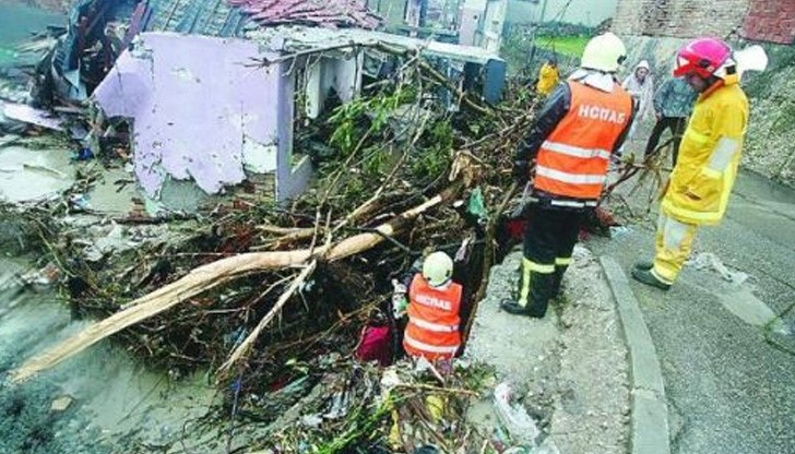 Оцелял от потопа в "Аспарухово": Спасих децата, но изгубих сестра си Оцелял от потопа в "Аспарухово": Спасих децата, но изгубих сестра си