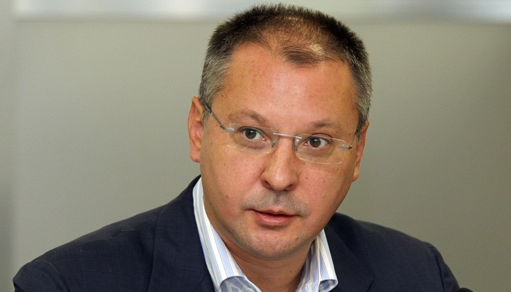 Станишев: Министрите и премиерът да си подадат оставката