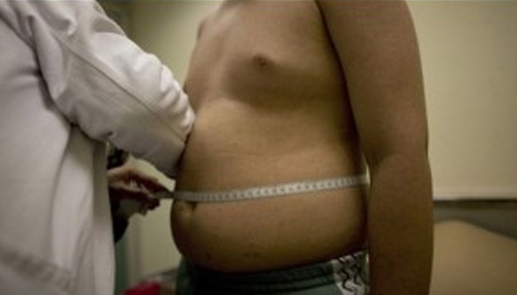 Арестуват родители заради килограмите на детето им