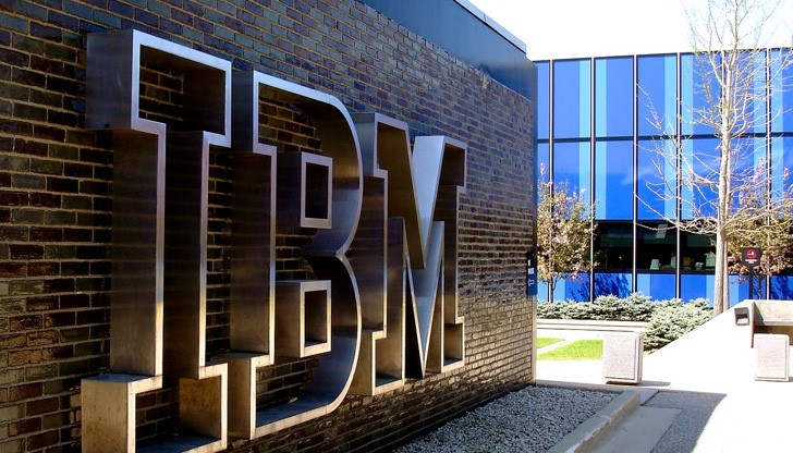 Българи съдят гиганта IBM за милиони евро Българи съдят гиганта IBM за милиони евро