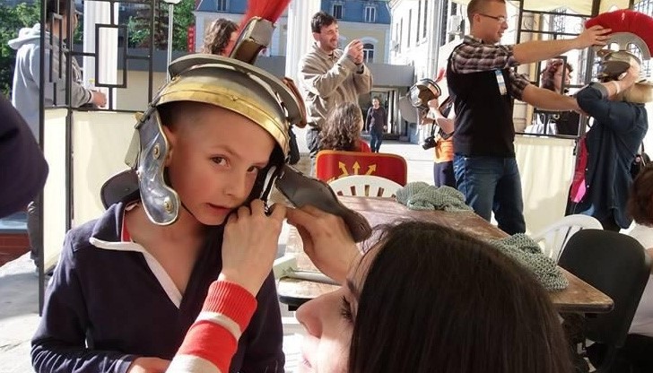 Деца се превръщат в рицари по време на Детската нощ в музея в Русе