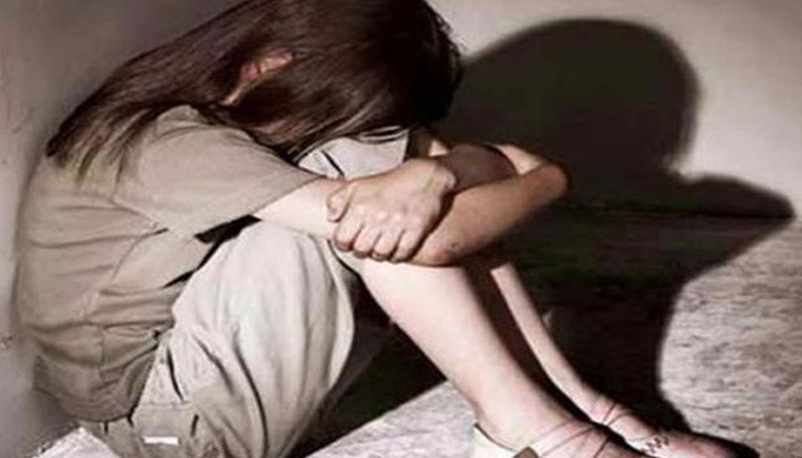 16-годишна българка спала с грък, за да не плаща наем чичо й