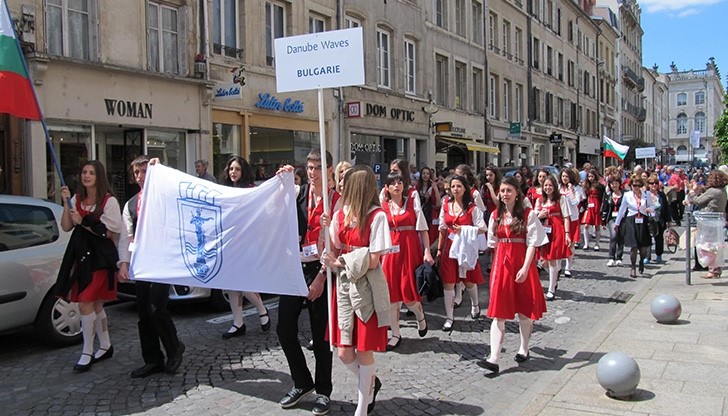 Русенският хор "Дунавски вълни" се завърна с почетен знак на френския град Нанси