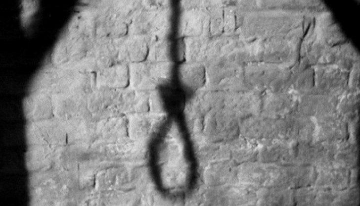 Депресирана жена увисна на бесило в дома си Депресирана жена увисна на бесило в дома си