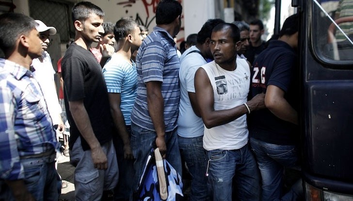 Хиляди емигранти от Гърция се насочват към България