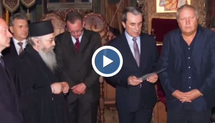 Ето как Орешарски прочете молитвата "Отче наш"