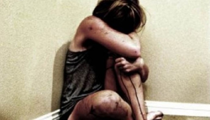 38 мъже изнасилвали с часове 15-годишно момиче