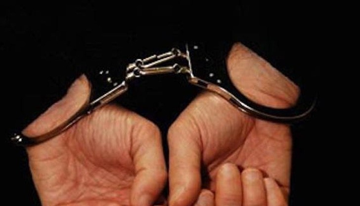 Арестуваха даскал с 500 лева рушвет Арестуваха даскал с 500 лева рушвет