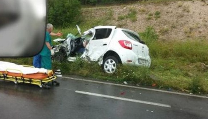 Турски тир влезе в насрещното и премаза млада жена Турски тир влезе в насрещното и премаза млада жена
