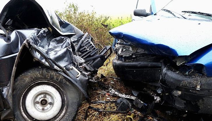 7 души са ранени след жестока катастрофа по пътя към Николово