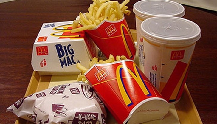 Храната на McDonald's бъкана с дървени трици