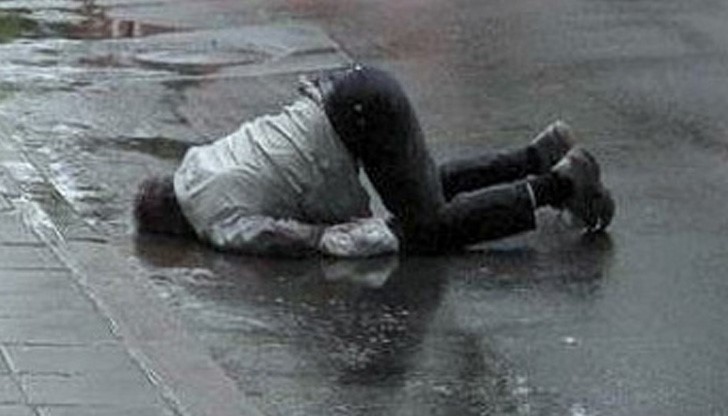 Пияница разиграва Спешна помощ 2 пъти за 3 часа Пияница разиграва Спешна помощ 2 пъти за 3 часа