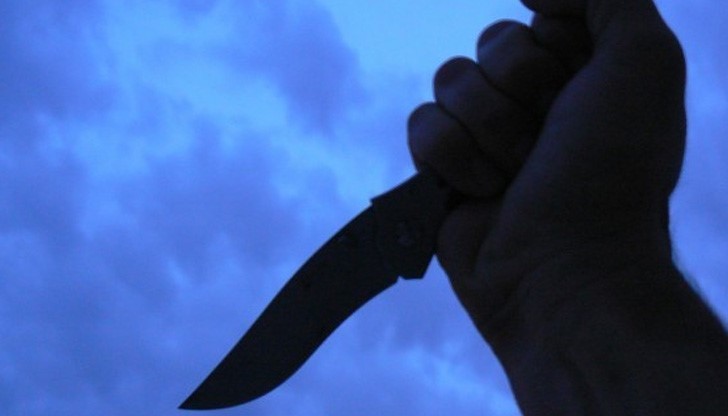Младеж заби нож в гърба на бъдещия си зет