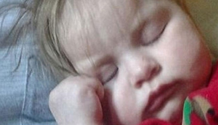 Мълния удари бременна жена, детето се роди с наелектризирана коса Мълния удари бременна жена, детето се роди с наелектризирана коса