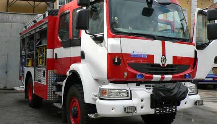 Горя таванско помещение на блок в кв. "Възраждане" Горя таванско помещение на блок в кв. "Възраждане"