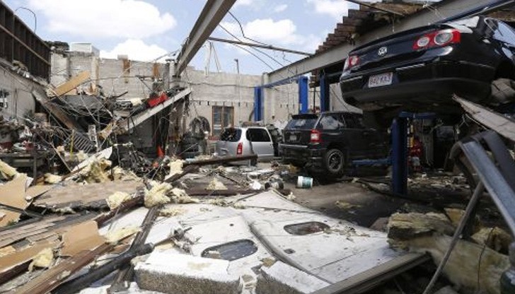 Мощно торнадо удари Бостън