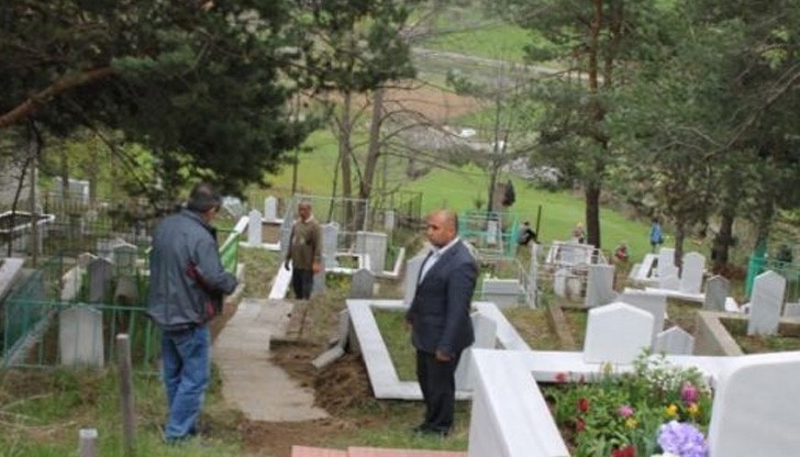 Старица "живя" 14 години след погребението си Старица "живя" 14 години след погребението си