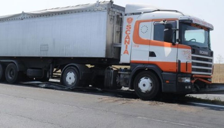 ТИР удари спрял автомобил на магистрала „Тракия” и уби жена