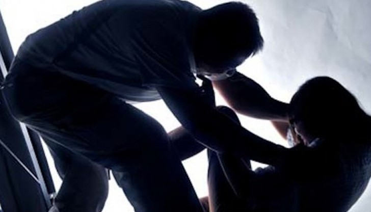 Дупнишки мачо млати влюбена рускиня, връща я обратно в бинтове