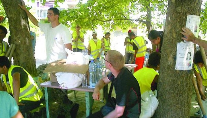 Деца с увреждания станаха доброволци в "Аспарухово" Деца с увреждания станаха доброволци в "Аспарухово"