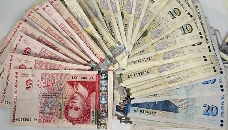 Старец брои 500 лв. за пакетче носни кърпи Старец брои 500 лв. за пакетче носни кърпи