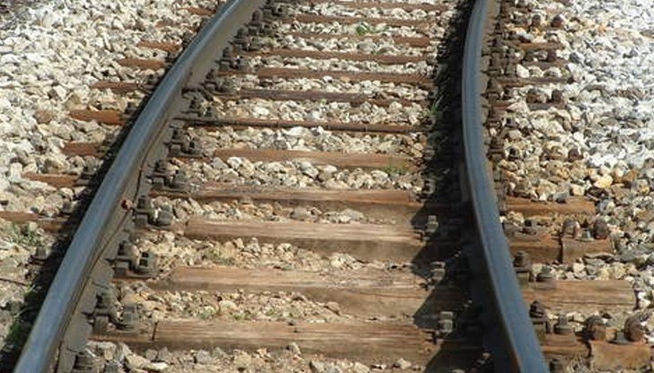 Товарен влак премаза автомобил край Карлово