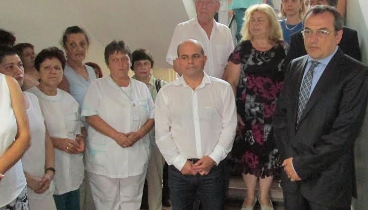 Барелеф на д-р Граматиков беше открит в белодробната болница Барелеф на д-р Граматиков беше открит в белодробната болница