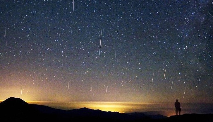 Иде звезден дъжд от разпаднала се комета